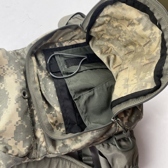 Camelbak Maximum Gear Digital Camo Hydration Backpack With Bladder Hiking Bag - Picture 10 of 14
